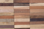 Natürliche Farb-Veränderungen bei Holz